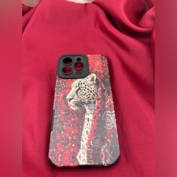 Luxury Leopard Print iPhone 15 Pro Max Case – Bold & Stylish - Picture 7 of 8